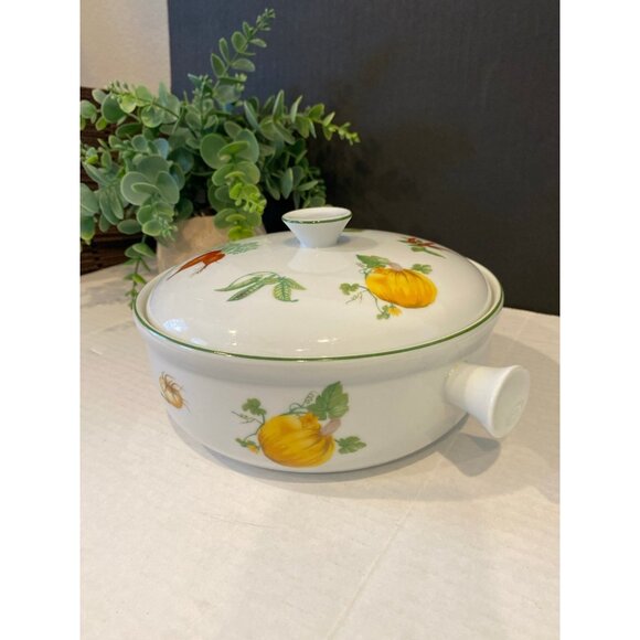 Vintage Ceramic 7” Round "Vegetable Garden" Pattern Casserole Dish with Lid - Picture 3 of 11
